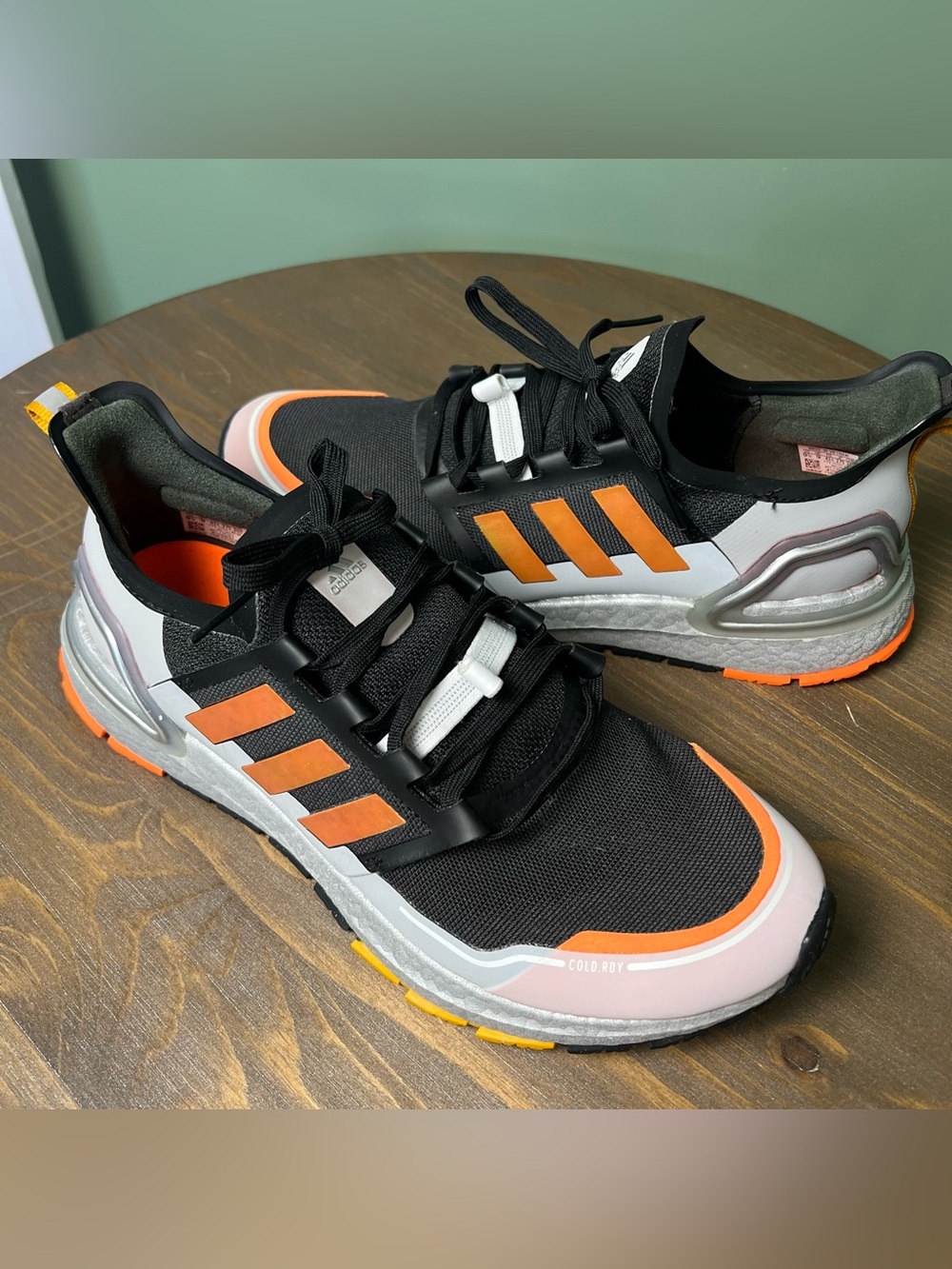 ADIDAS Ultra Boost Winter.RDY Running Shoes Black Signal Orange Size 9.5 Men's - Picture 2 of 14